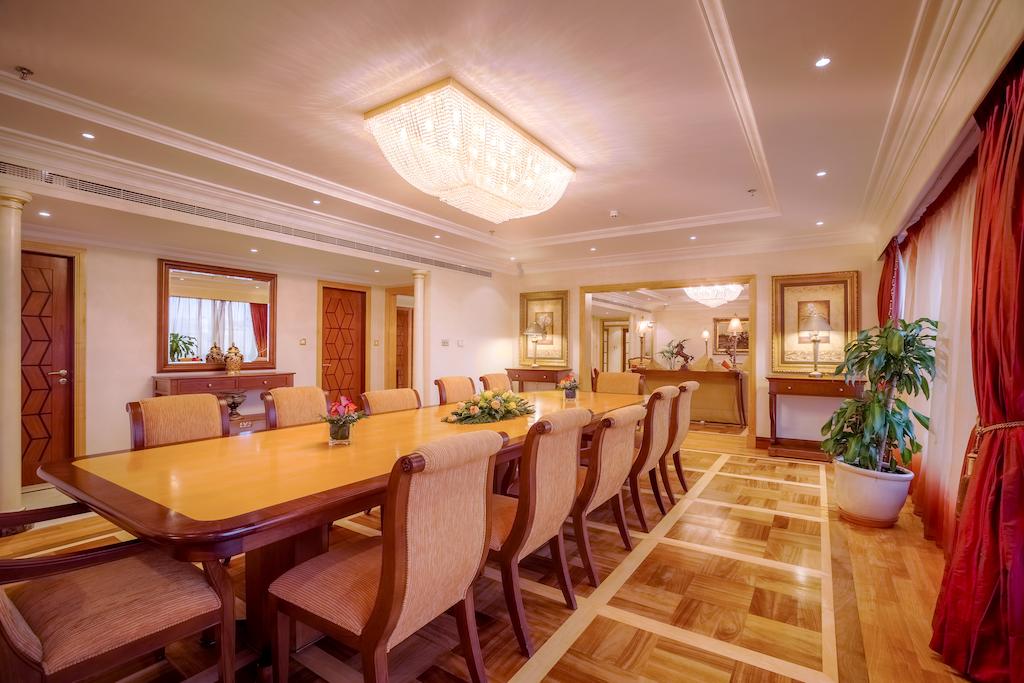 Corniche Hotel Abu Dhabi — Абу Дабі, Об'єднані Арабські Емірати мініатюра 13