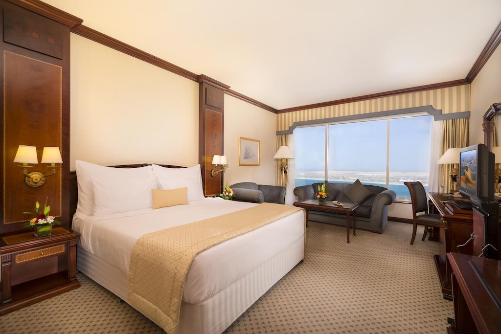 Corniche Hotel Abu Dhabi — Абу Дабі, Об'єднані Арабські Емірати мініатюра 17