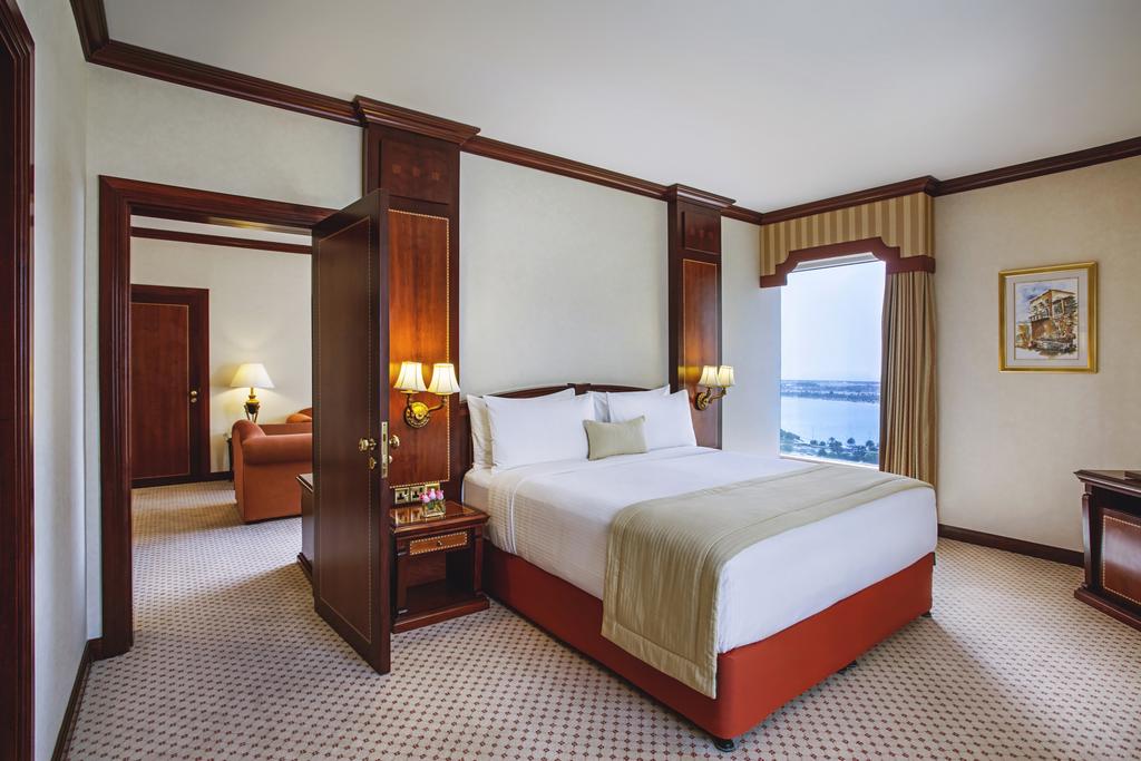 Corniche Hotel Abu Dhabi — Абу Дабі, Об'єднані Арабські Емірати мініатюра 40