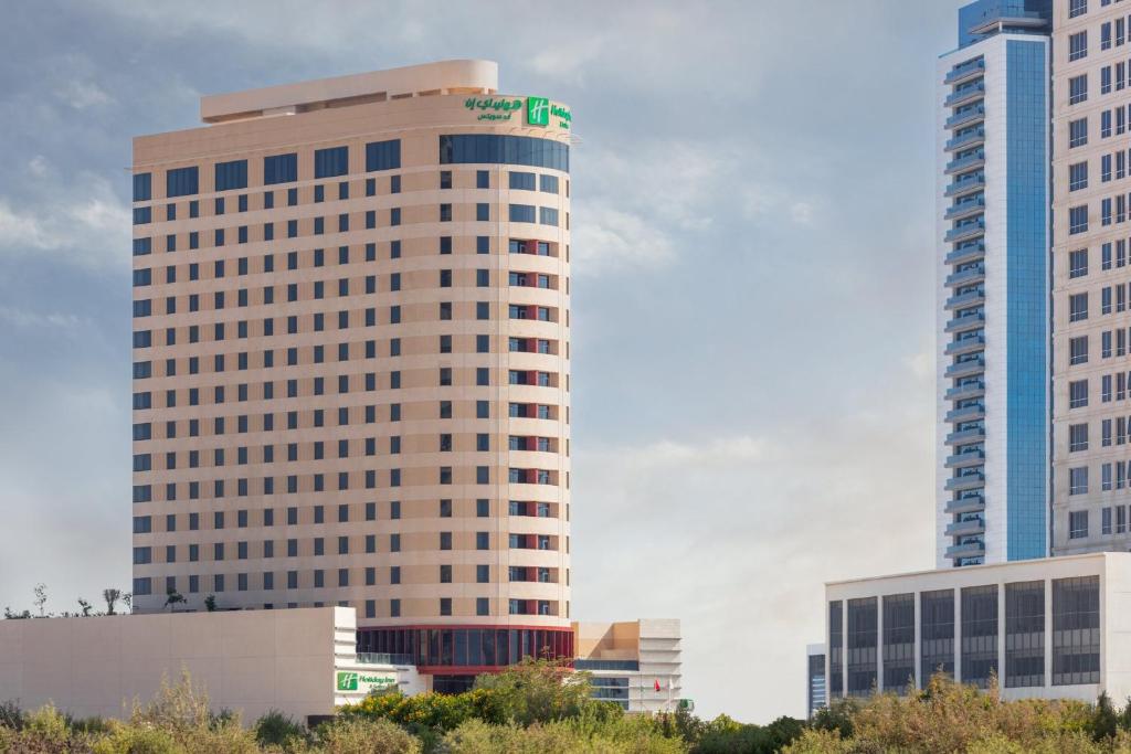 Holiday Inn & Suites Dubai Science Park an IHG Hotel — Дубаї, Об'єднані Арабські Емірати — фото 1
