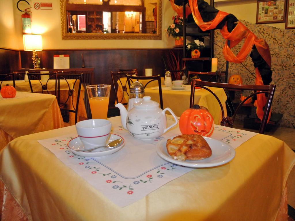 Assisi Hotel — Лаціо, Італія мініатюра 27