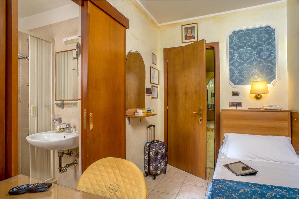 Assisi Hotel — Лаціо, Італія мініатюра 32