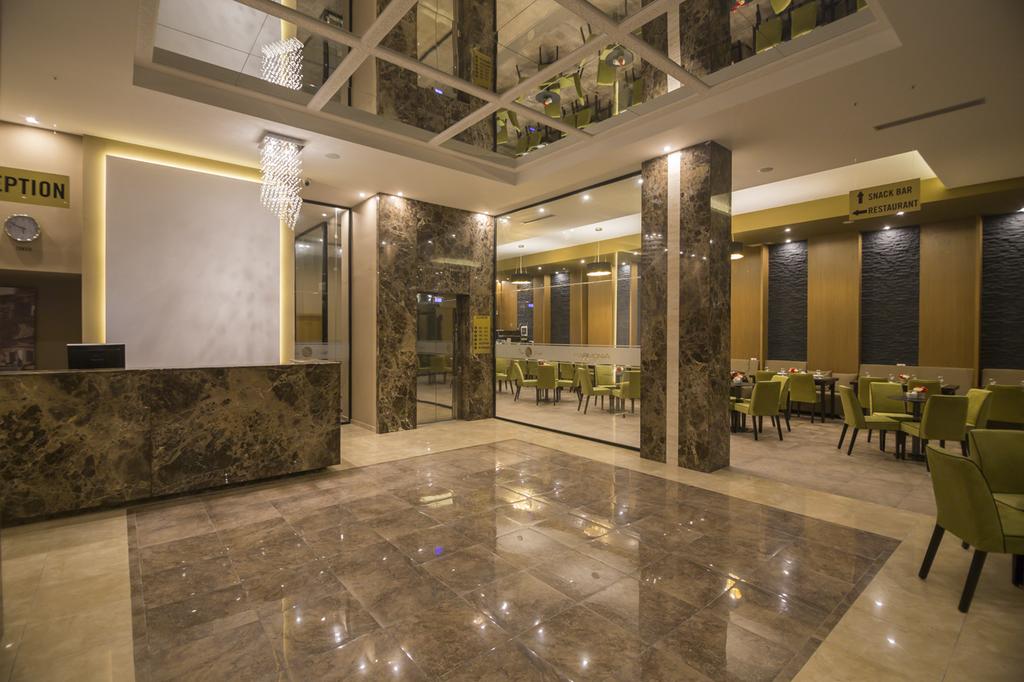 Sun Hotel — Дуррес, Албанія мініатюра 6