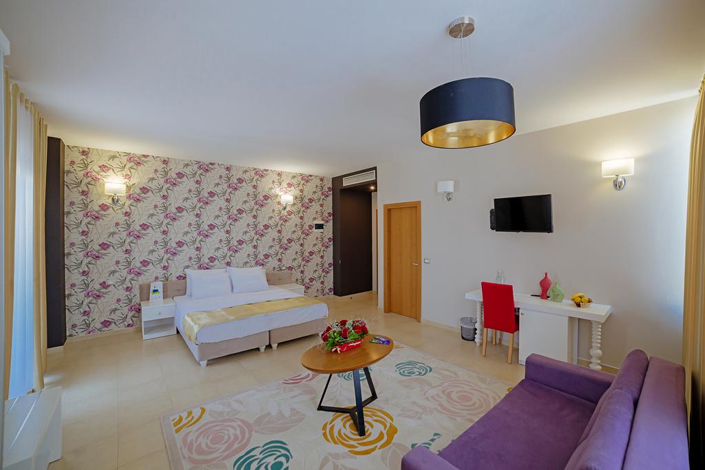 Sun Hotel — Дуррес, Албанія мініатюра 8
