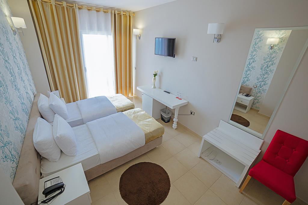 Sun Hotel — Дуррес, Албанія мініатюра 13
