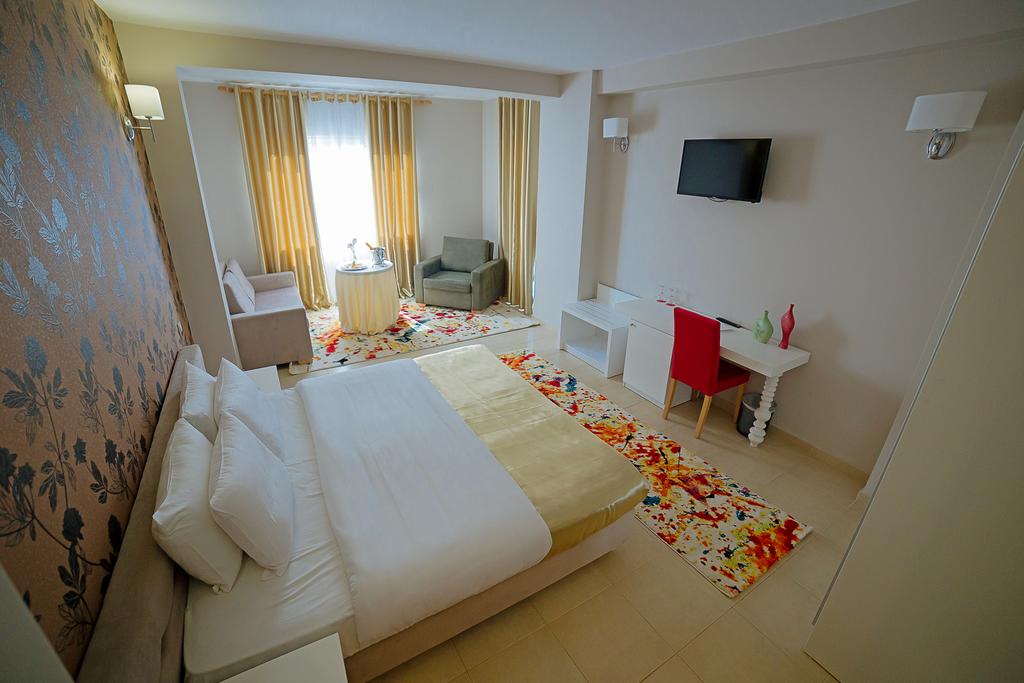 Sun Hotel — Дуррес, Албанія мініатюра 14
