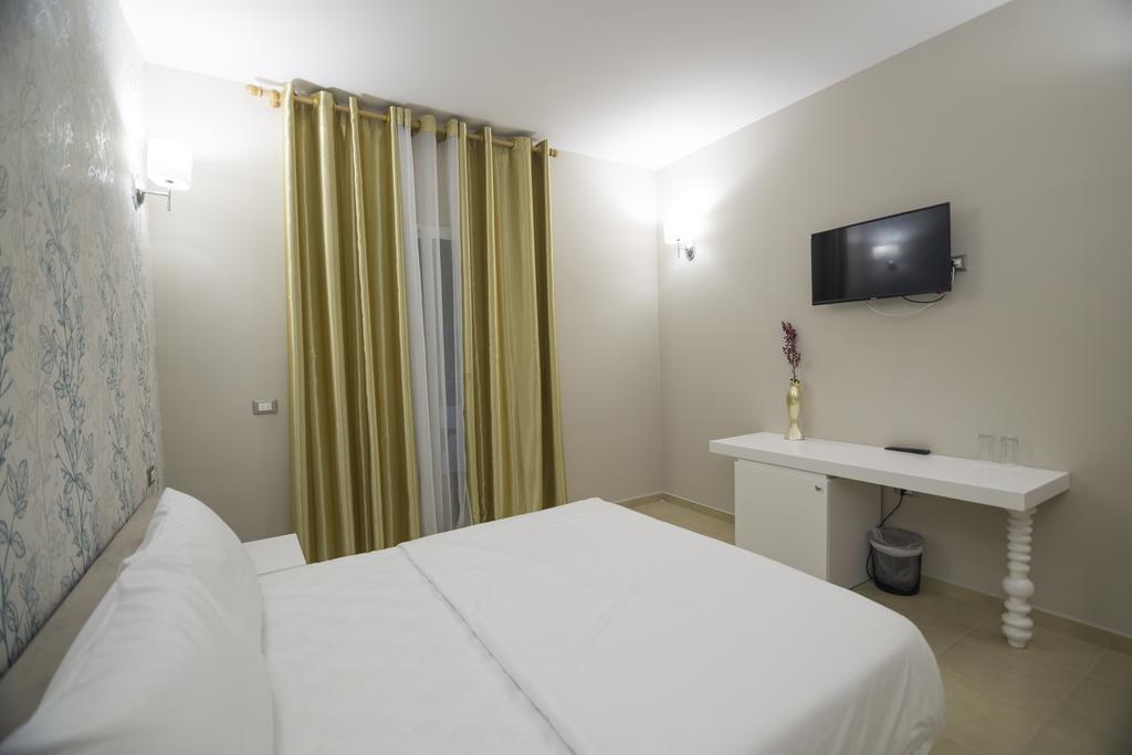 Sun Hotel — Дуррес, Албанія мініатюра 15