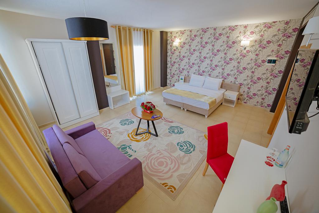 Sun Hotel — Дуррес, Албанія мініатюра 17