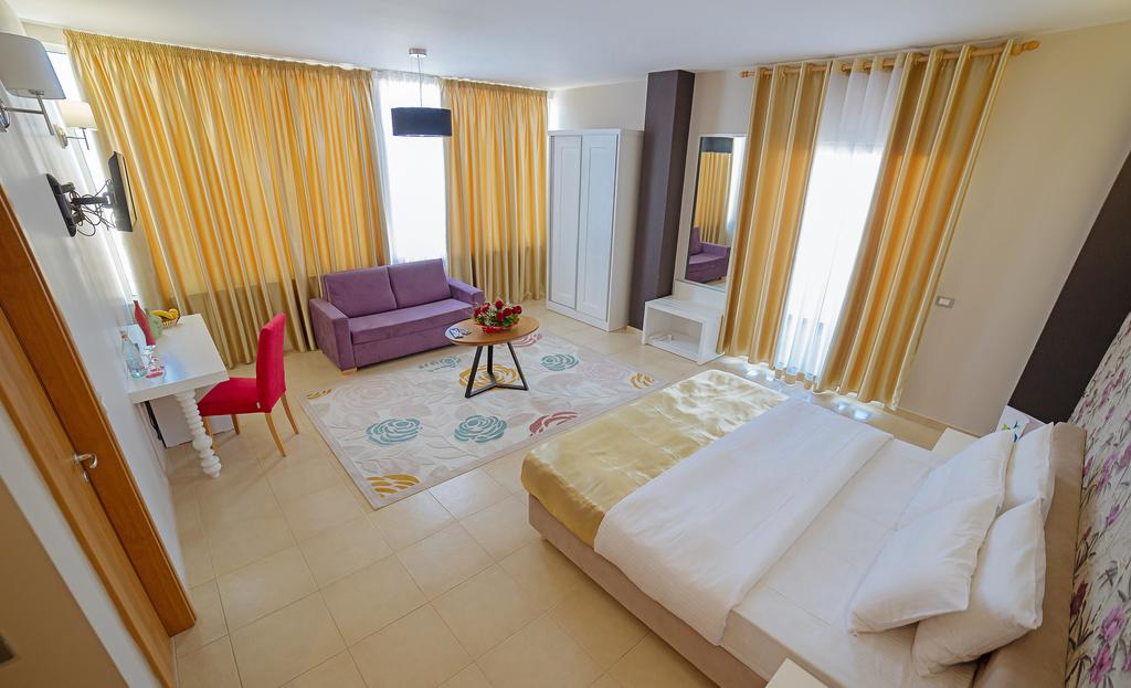 Sun Hotel — Дуррес, Албанія мініатюра 28