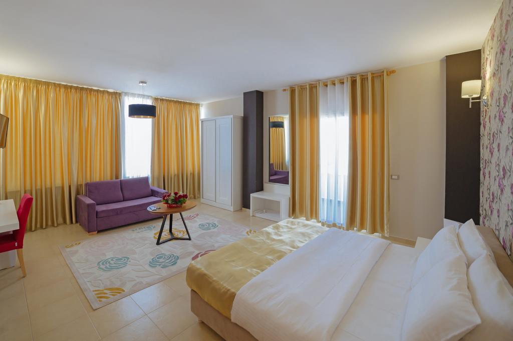 Sun Hotel — Дуррес, Албанія мініатюра 30