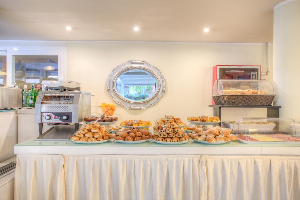 Ferretti Beach Hotel — Емілія Романья, Італія мініатюра 34