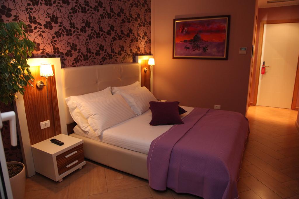Gold Hotel — Вльора, Албанія мініатюра 8