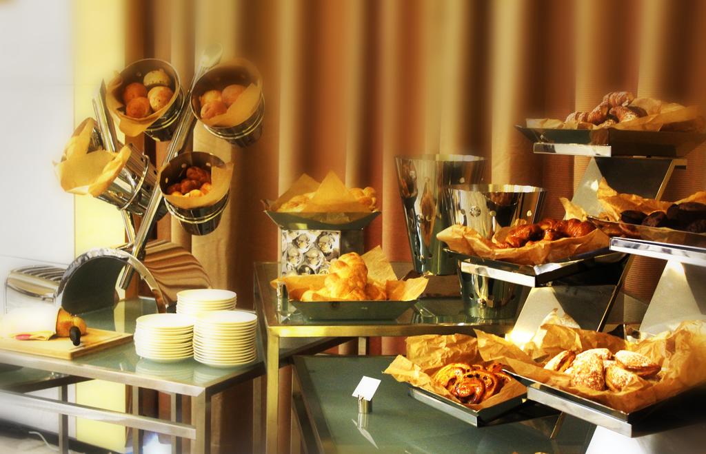 Hotels & Preference Hualing Tbilisi — Тбілісі, Грузія мініатюра 87