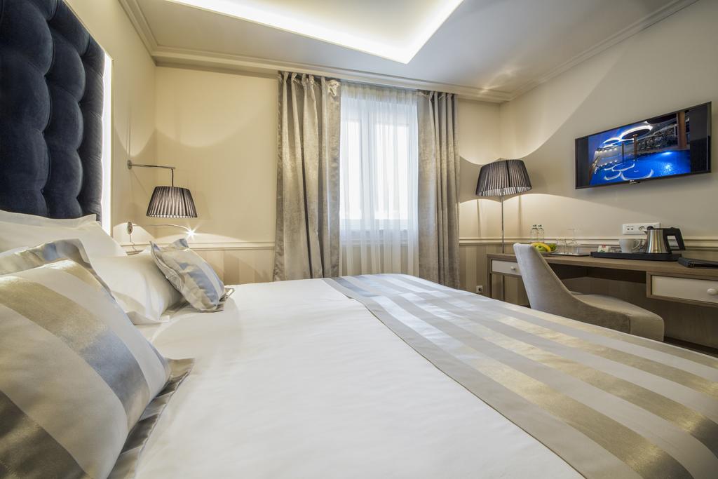 Slavia Grand Hotel — Башка-Вода, Хорватія мініатюра 35