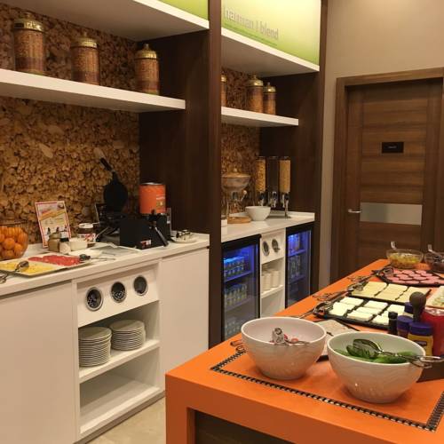 Hampton by Hilton Istanbul Atakoy — Стамбул, Туреччина мініатюра 11