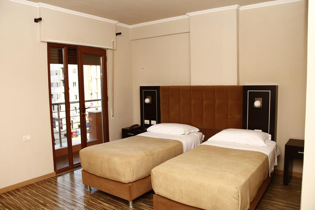Nais Beach Hotel — Дуррес, Албанія мініатюра 12