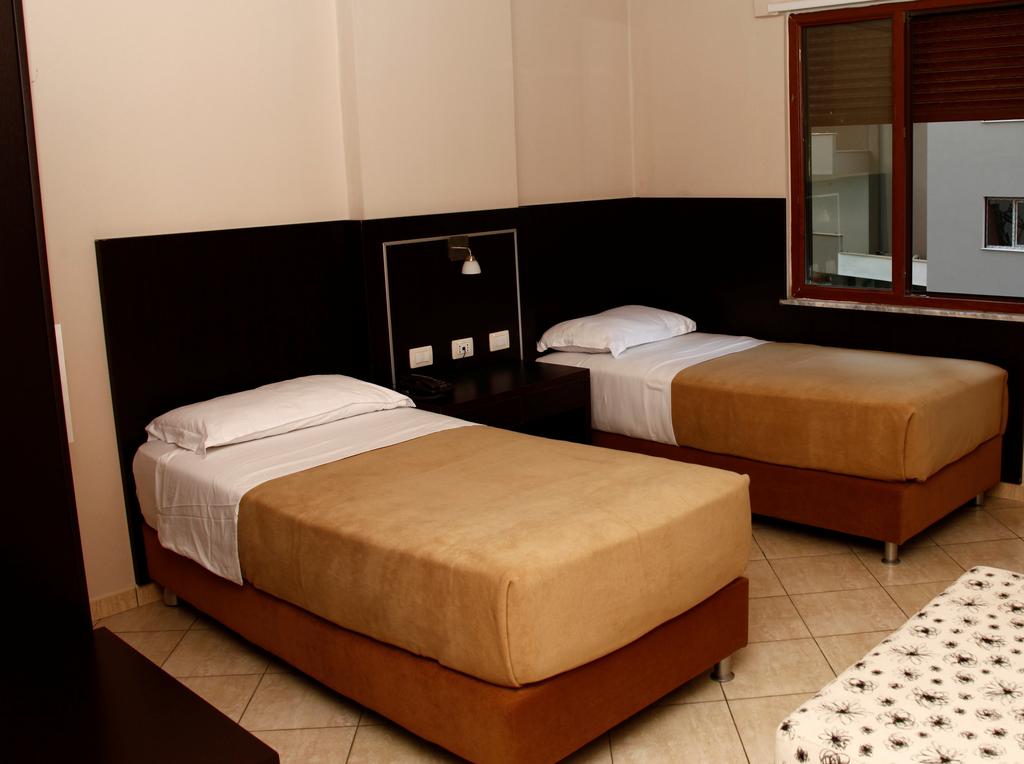 Nais Beach Hotel — Дуррес, Албанія мініатюра 13