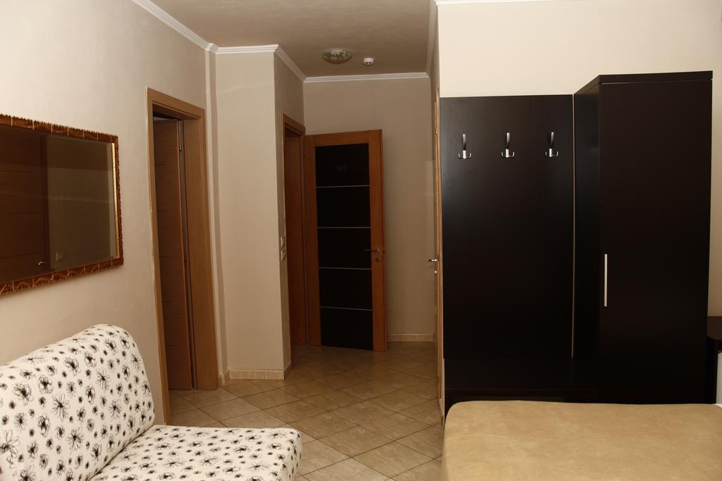 Nais Beach Hotel — Дуррес, Албанія мініатюра 14