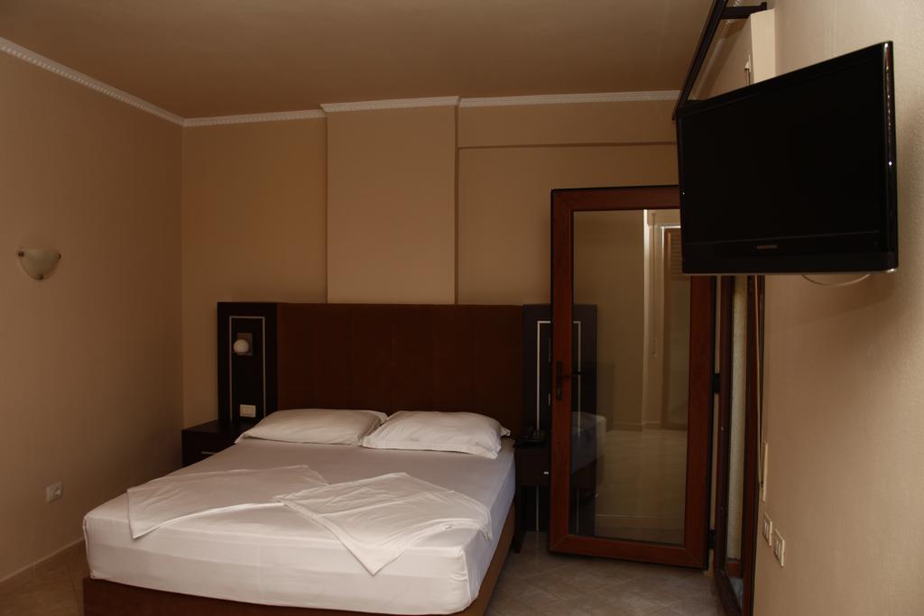 Nais Beach Hotel — Дуррес, Албанія мініатюра 17