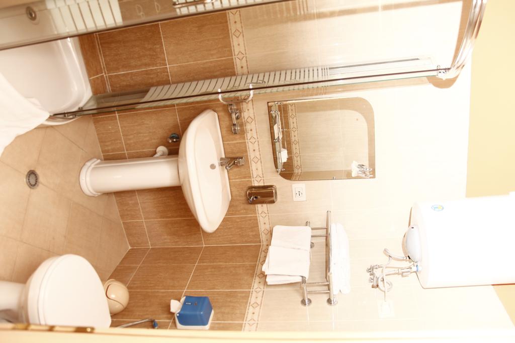 Nais Beach Hotel — Дуррес, Албанія мініатюра 18