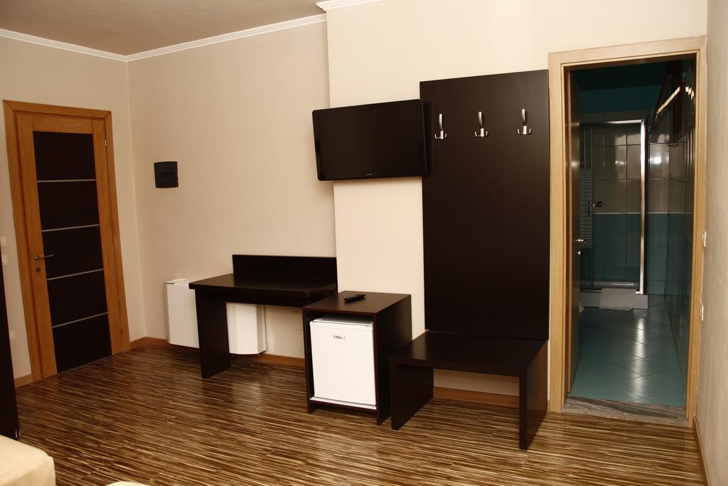 Nais Beach Hotel — Дуррес, Албанія мініатюра 22
