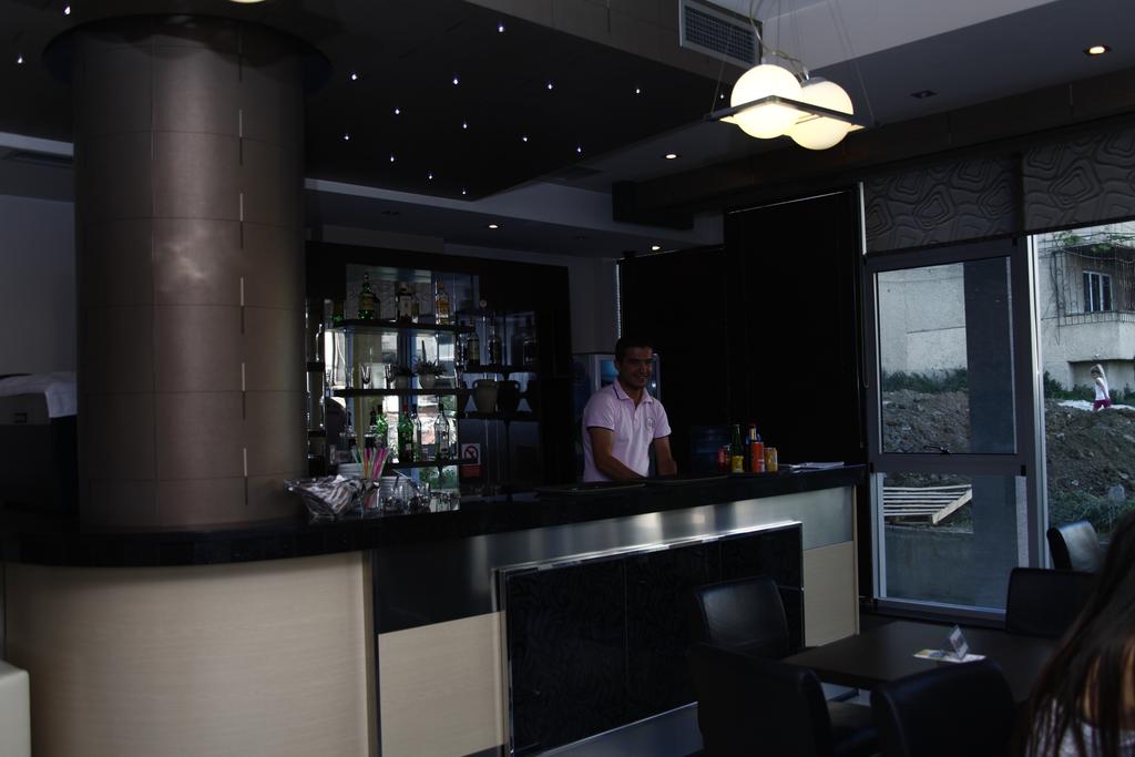 Nais Beach Hotel — Дуррес, Албанія мініатюра 28