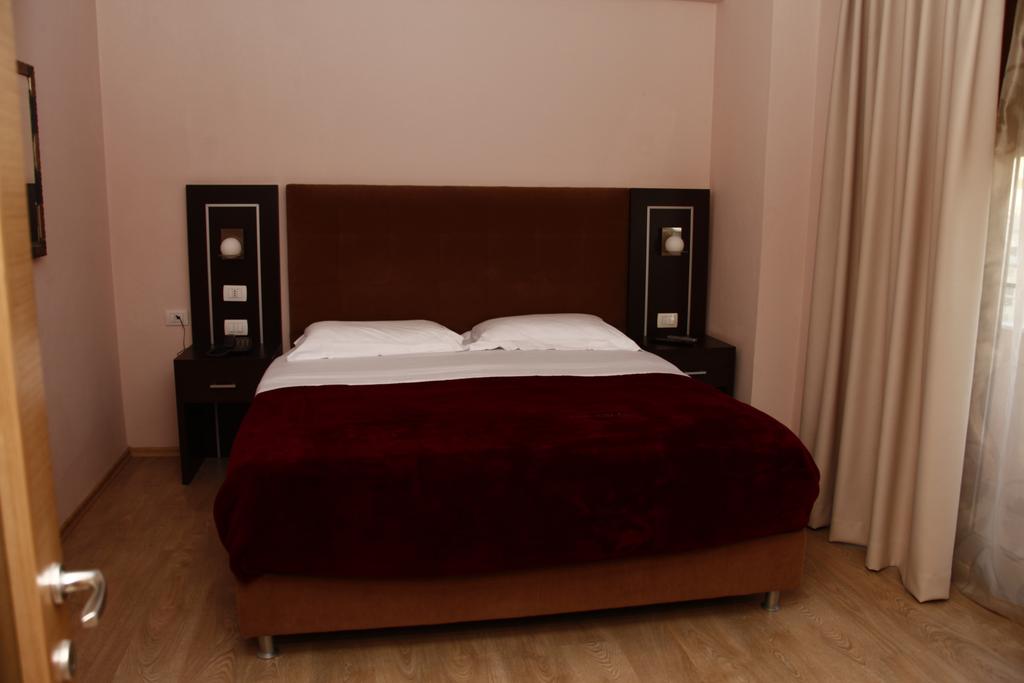 Nais Beach Hotel — Дуррес, Албанія мініатюра 31