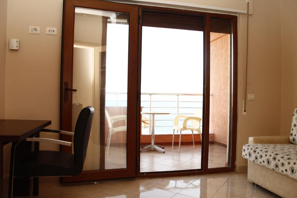 Nais Beach Hotel — Дуррес, Албанія мініатюра 32