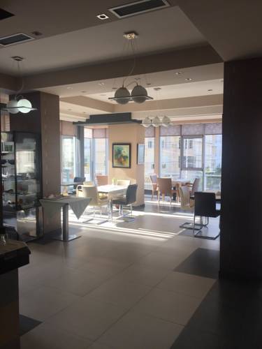 Nais Beach Hotel — Дуррес, Албанія мініатюра 36
