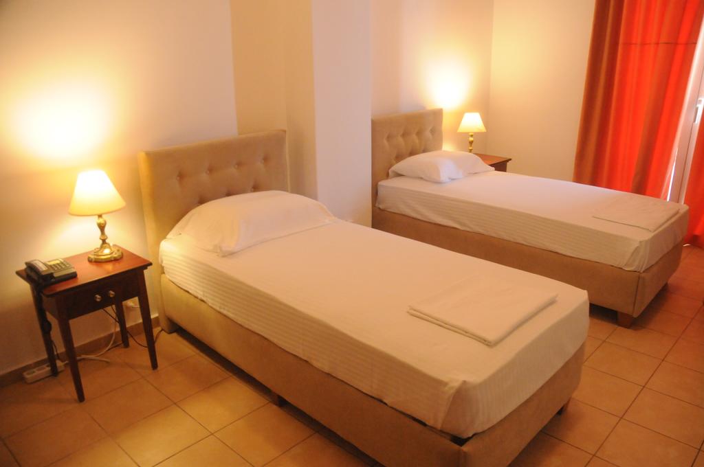 Achillion Hotel — Лутракі (Коринфія), Греція мініатюра 12