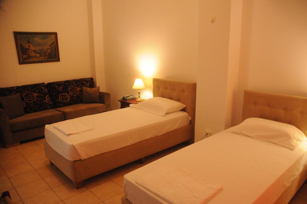 Achillion Hotel — Лутракі (Коринфія), Греція мініатюра 15