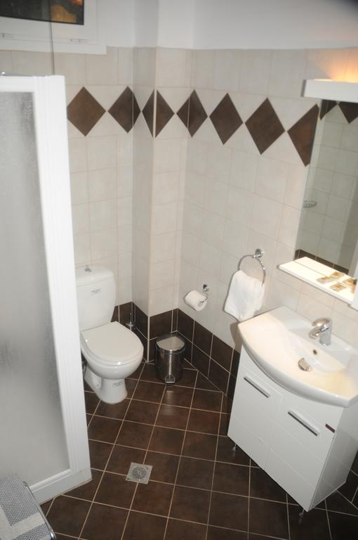 Achillion Hotel — Лутракі (Коринфія), Греція мініатюра 32