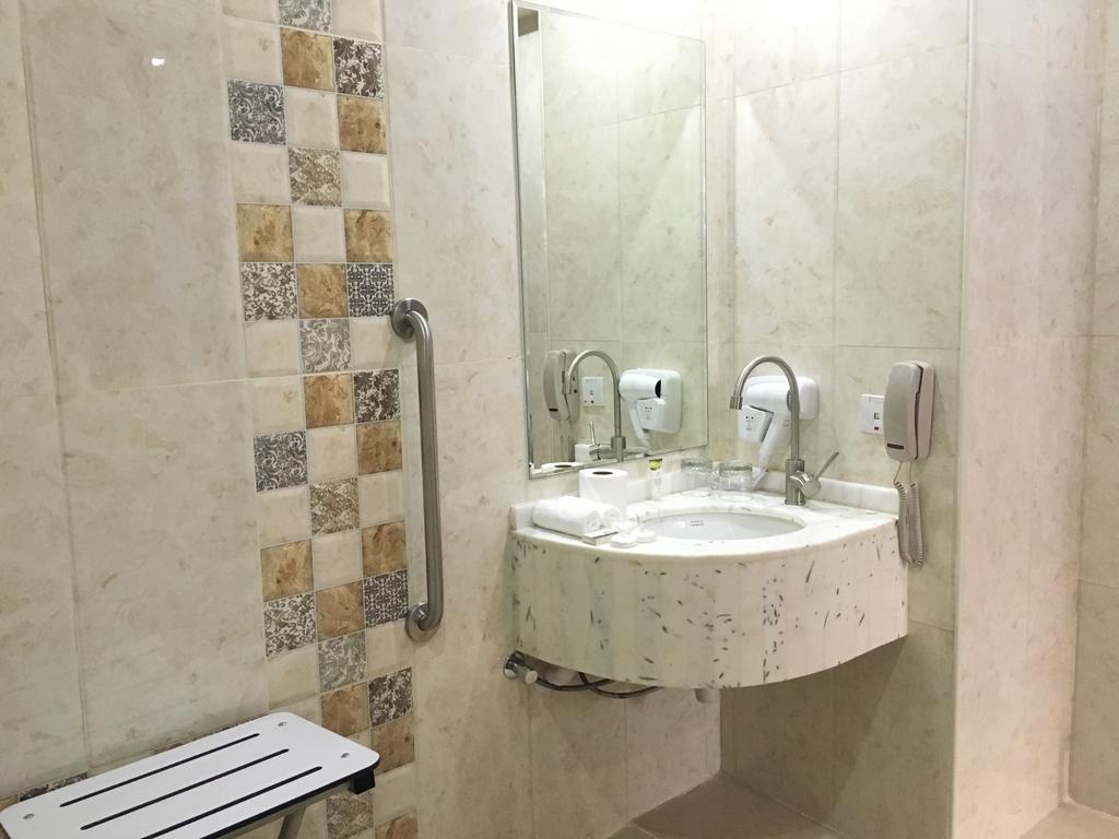Royal Tulip Hotel — Дубаї, Об'єднані Арабські Емірати мініатюра 22