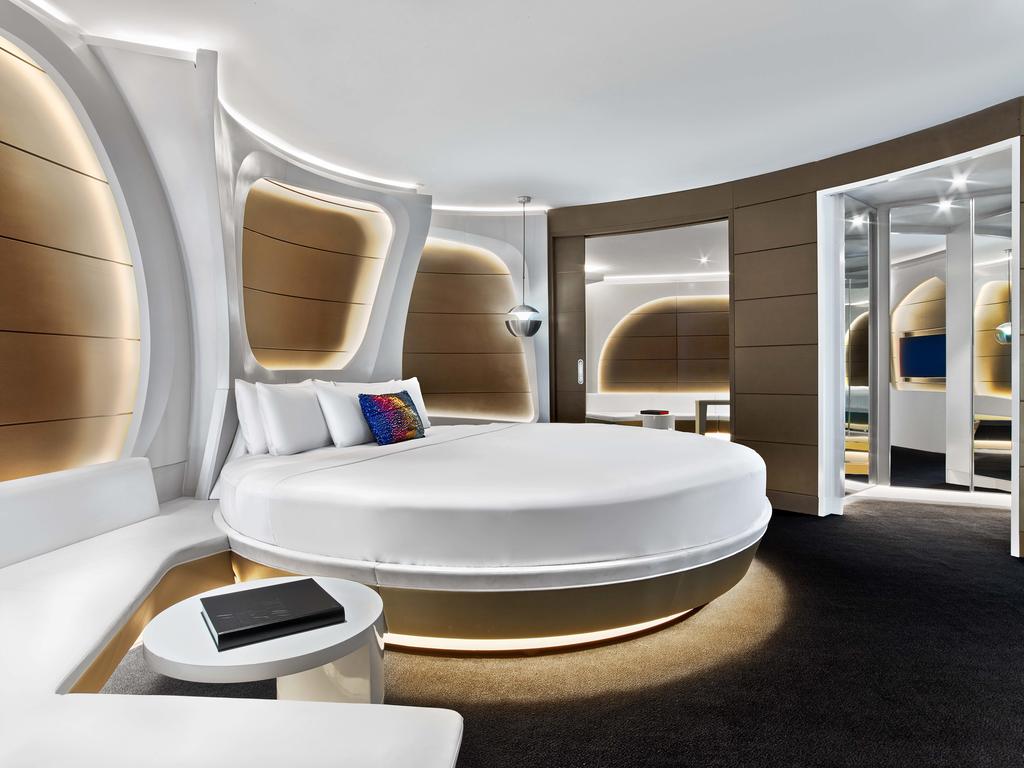 V Hotel Dubai Curio Collection by Hilton — Дубаї, Об'єднані Арабські Емірати мініатюра 127