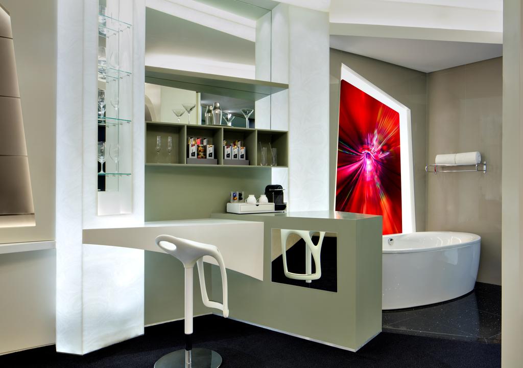 V Hotel Dubai Curio Collection by Hilton — Дубаї, Об'єднані Арабські Емірати мініатюра 153