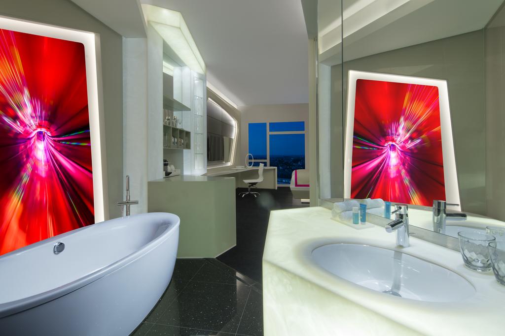 V Hotel Dubai Curio Collection by Hilton — Дубаї, Об'єднані Арабські Емірати мініатюра 156