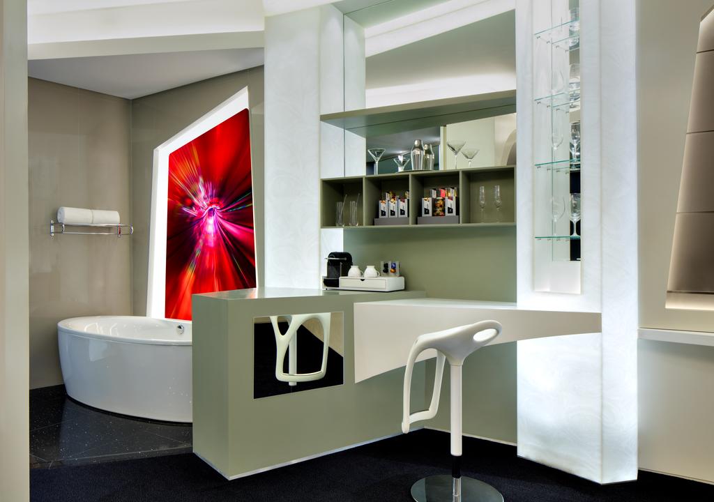 V Hotel Dubai Curio Collection by Hilton — Дубаї, Об'єднані Арабські Емірати мініатюра 157