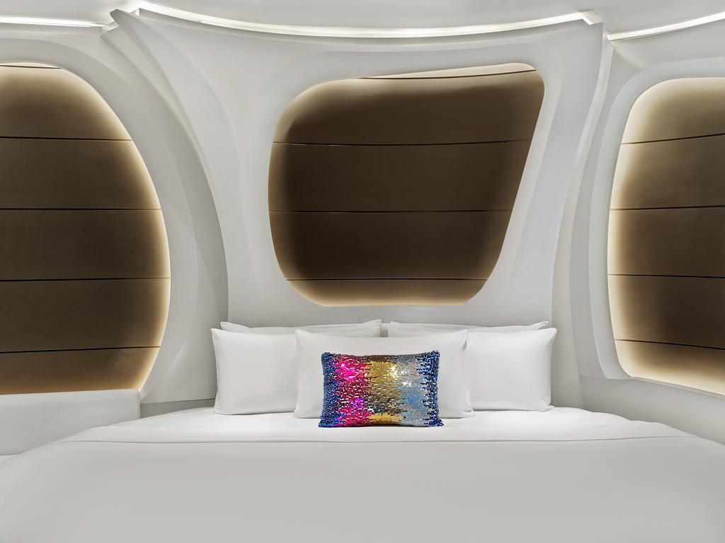 V Hotel Dubai Curio Collection by Hilton — Дубаї, Об'єднані Арабські Емірати мініатюра 162