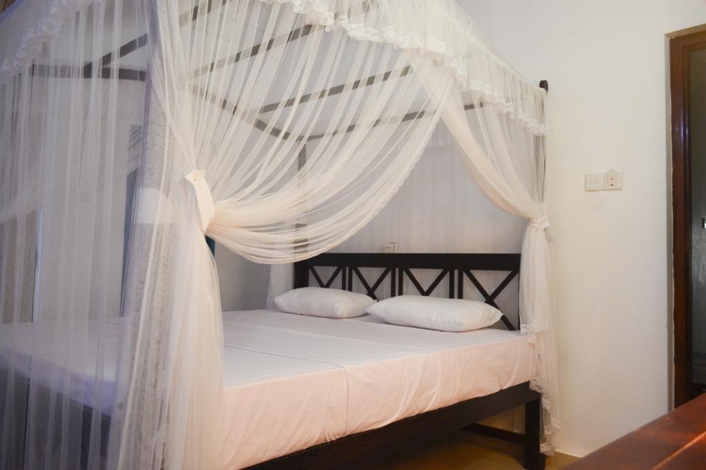 YKD Tourist Rest — Хіккадува, Шрі Ланка мініатюра 28