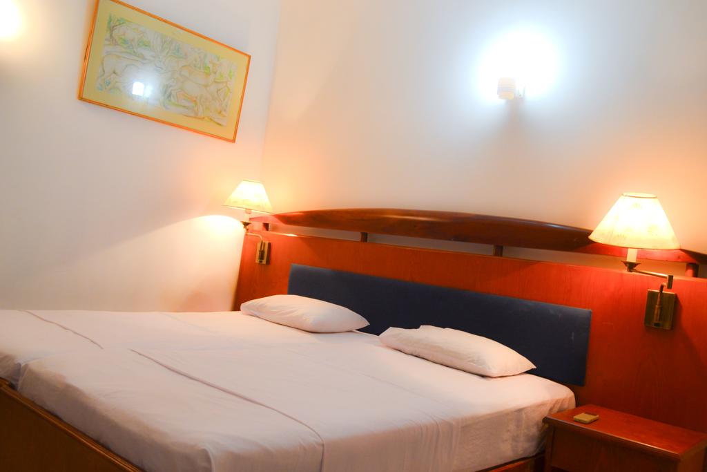 YKD Tourist Rest — Хіккадува, Шрі Ланка мініатюра 32