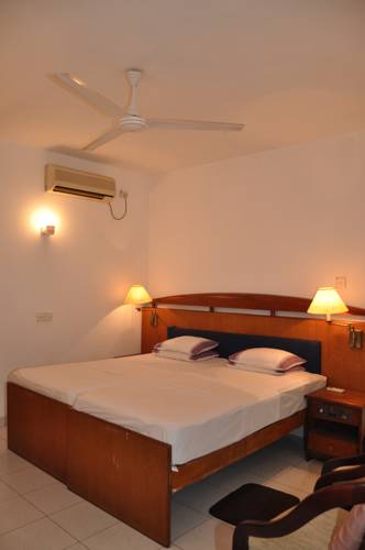 YKD Tourist Rest — Хіккадува, Шрі Ланка мініатюра 38