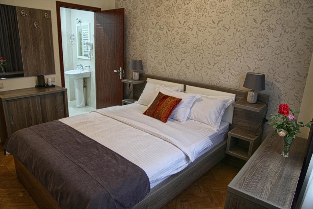 Four Brothers Hotel — Тбілісі, Грузія мініатюра 21