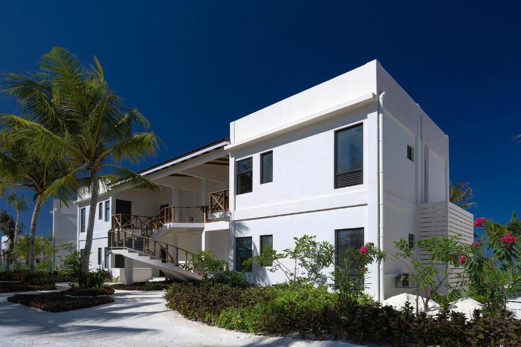 Oblu Xperience at Ailafushi — Північний Мале Атол, Мальдіви — фото 1