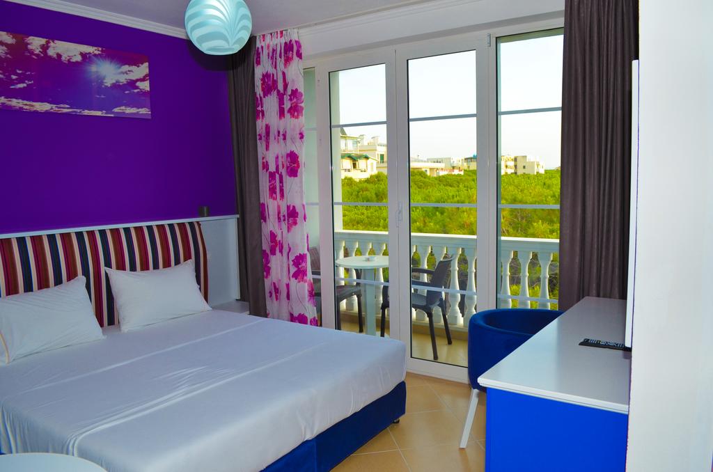 Monaco Hotel Golem — Голем, Албанія мініатюра 13