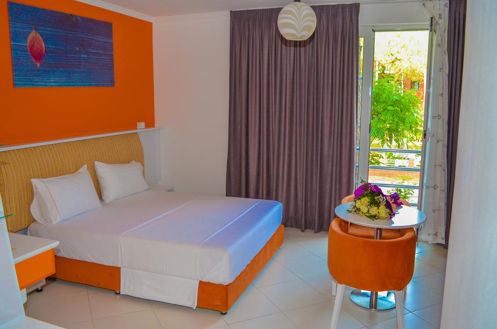 Monaco Hotel Golem — Голем, Албанія мініатюра 40