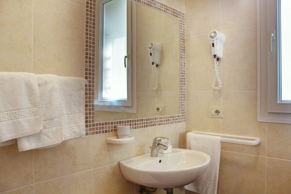 Philadelphia Hotel — Каттоліка, Італія мініатюра 39