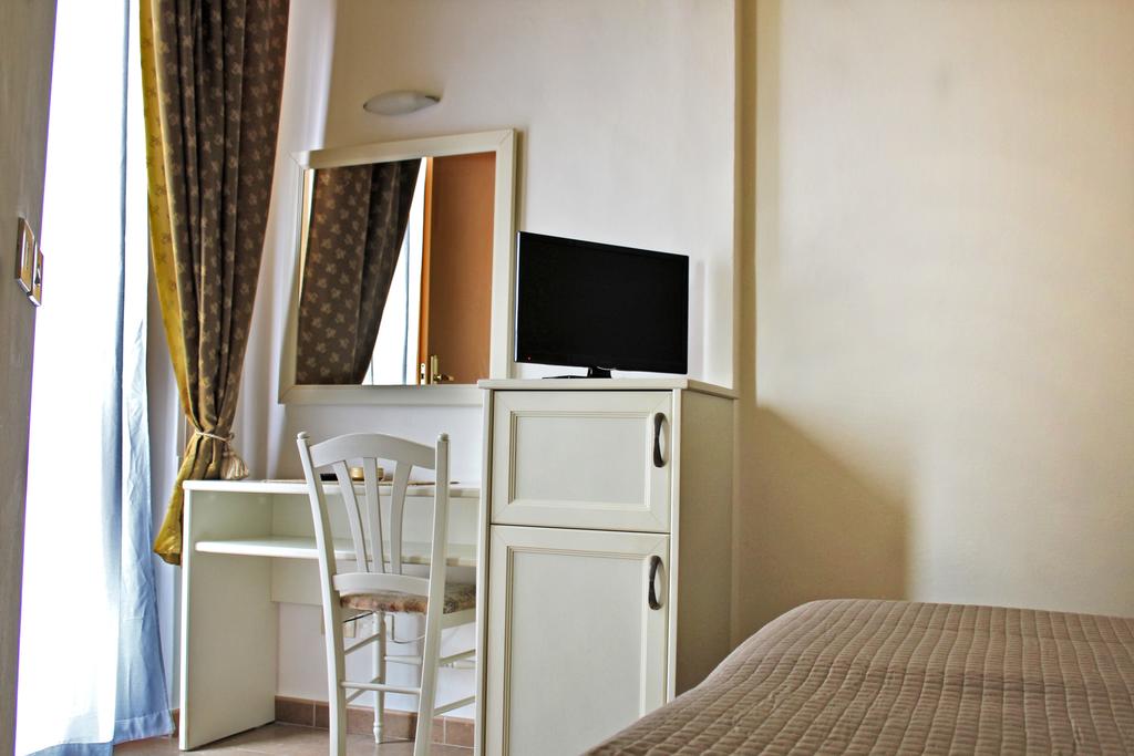Philadelphia Hotel — Каттоліка, Італія мініатюра 42