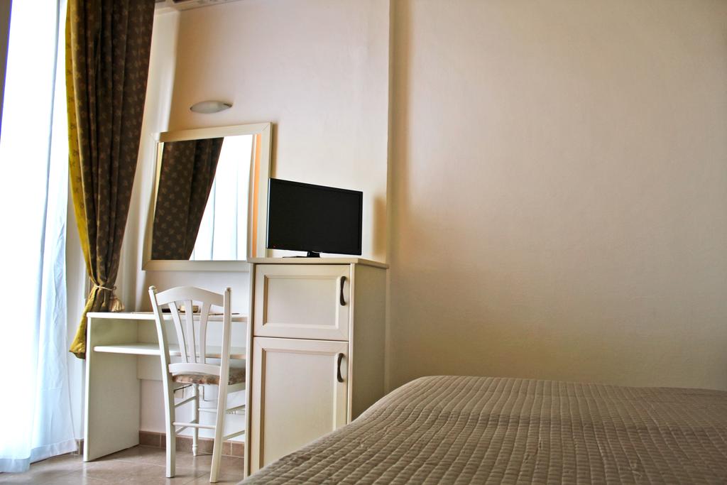 Philadelphia Hotel — Каттоліка, Італія мініатюра 43