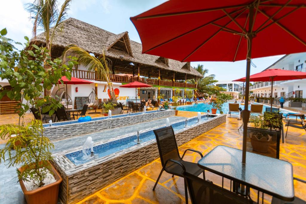 Canary Nungwi Hotel&Resturant — Нунгві, Об'єднана Республіка Танзанія — фото 1