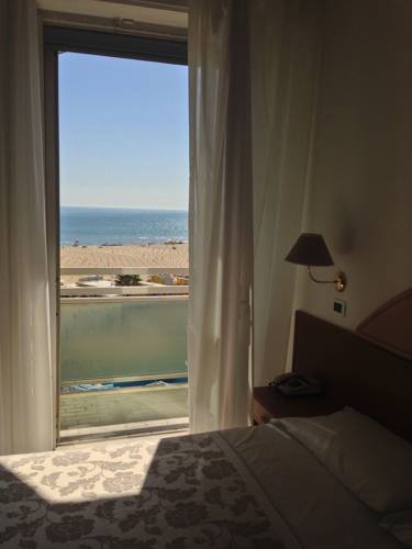 Carlton Beach Hotel — Емілія Романья, Італія мініатюра 7